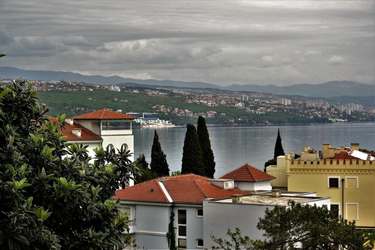 Apartment Zdenka - 100 M From The Beach Opatija Exterior photo