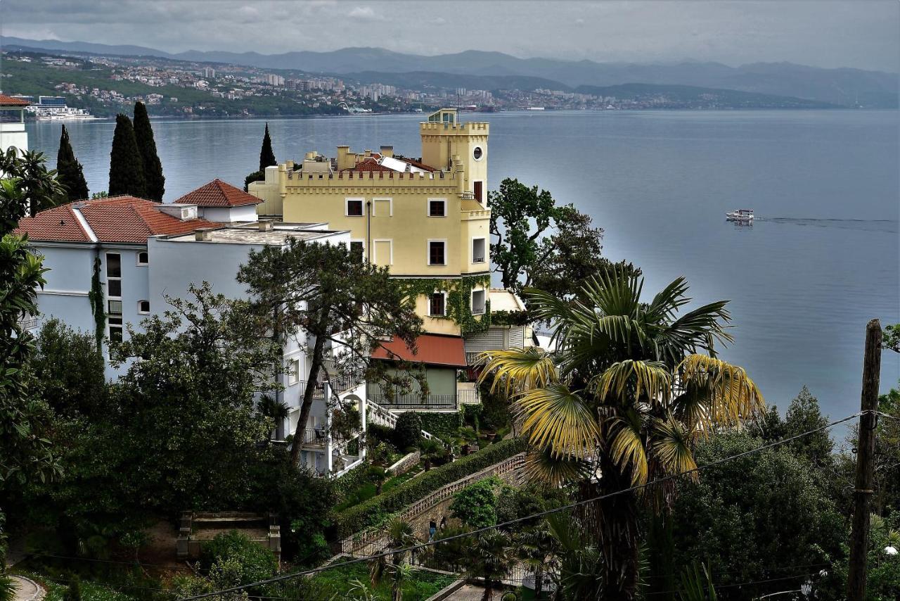 Apartment Zdenka - 100 M From The Beach Opatija Exterior photo