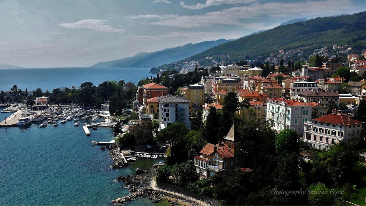 Apartment Zdenka - 100 M From The Beach Opatija Exterior photo