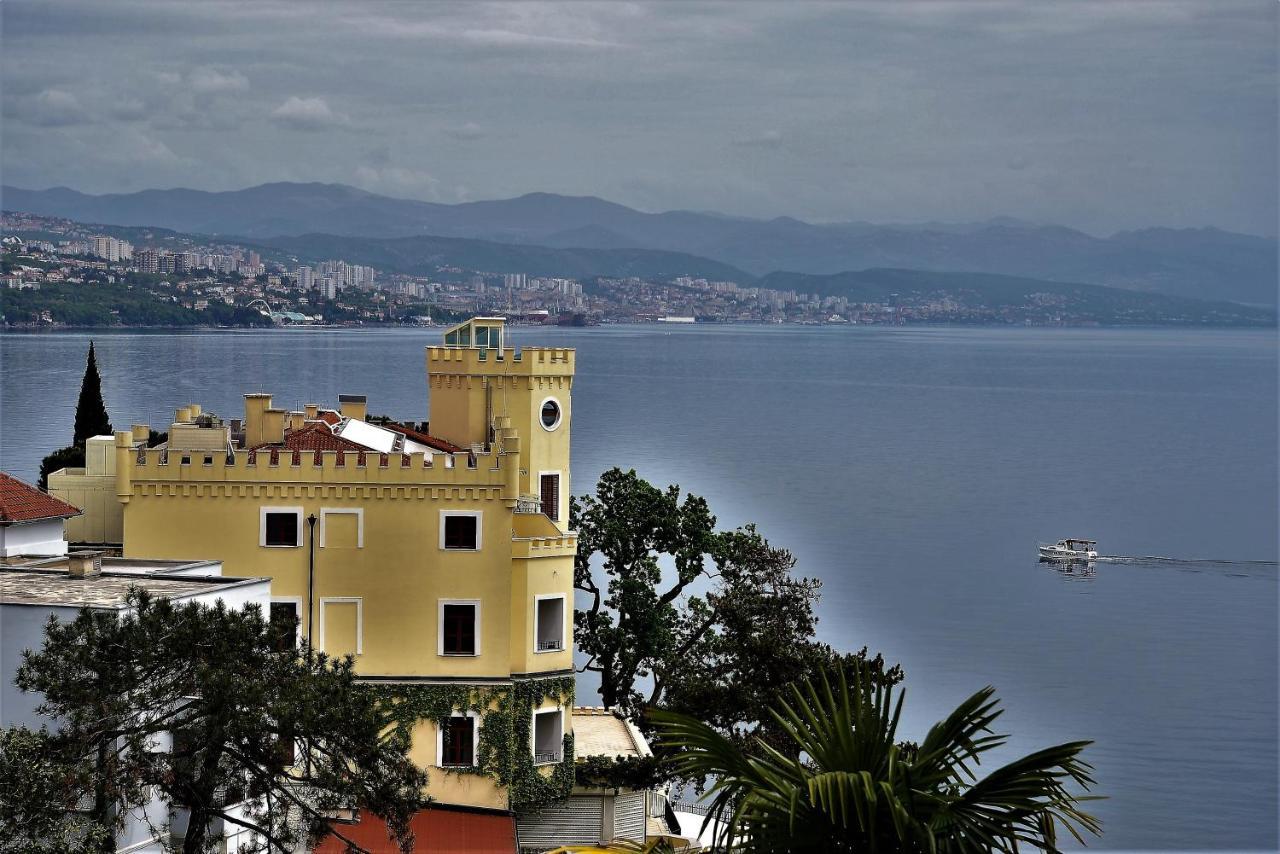 Apartment Zdenka - 100 M From The Beach Opatija Exterior photo