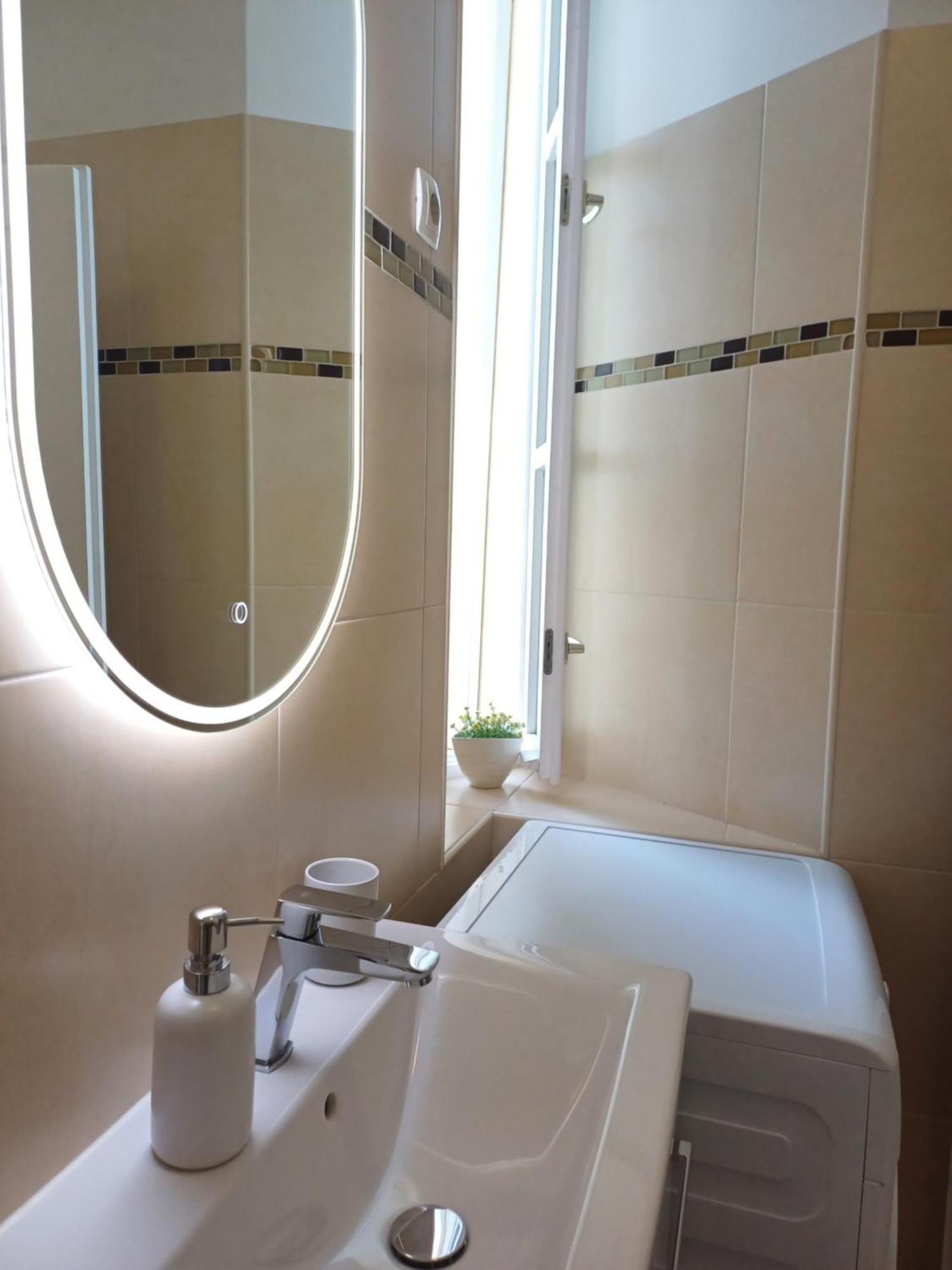 Apartment Zdenka - 100 M From The Beach Opatija Exterior photo