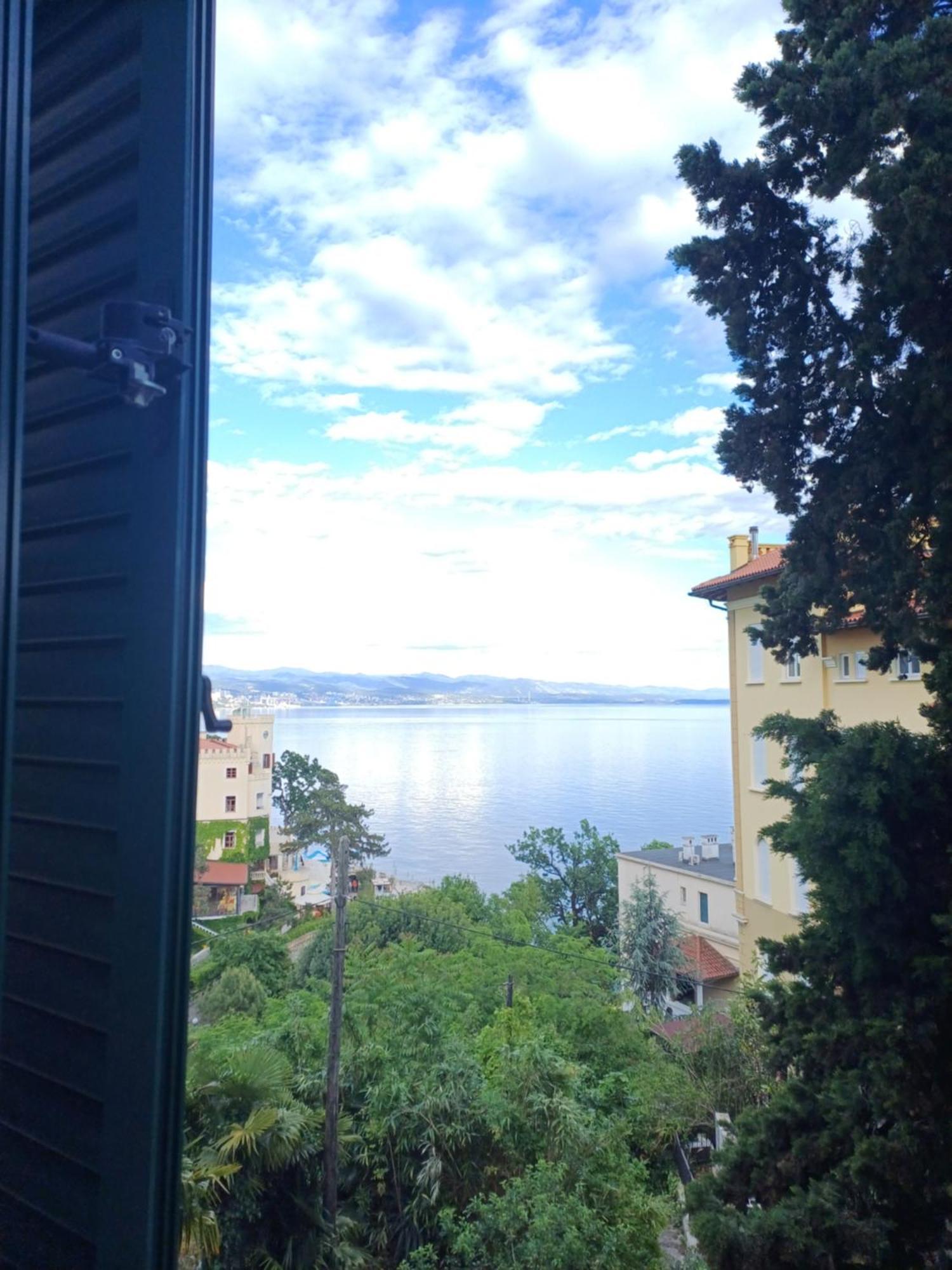 Apartment Zdenka - 100 M From The Beach Opatija Exterior photo