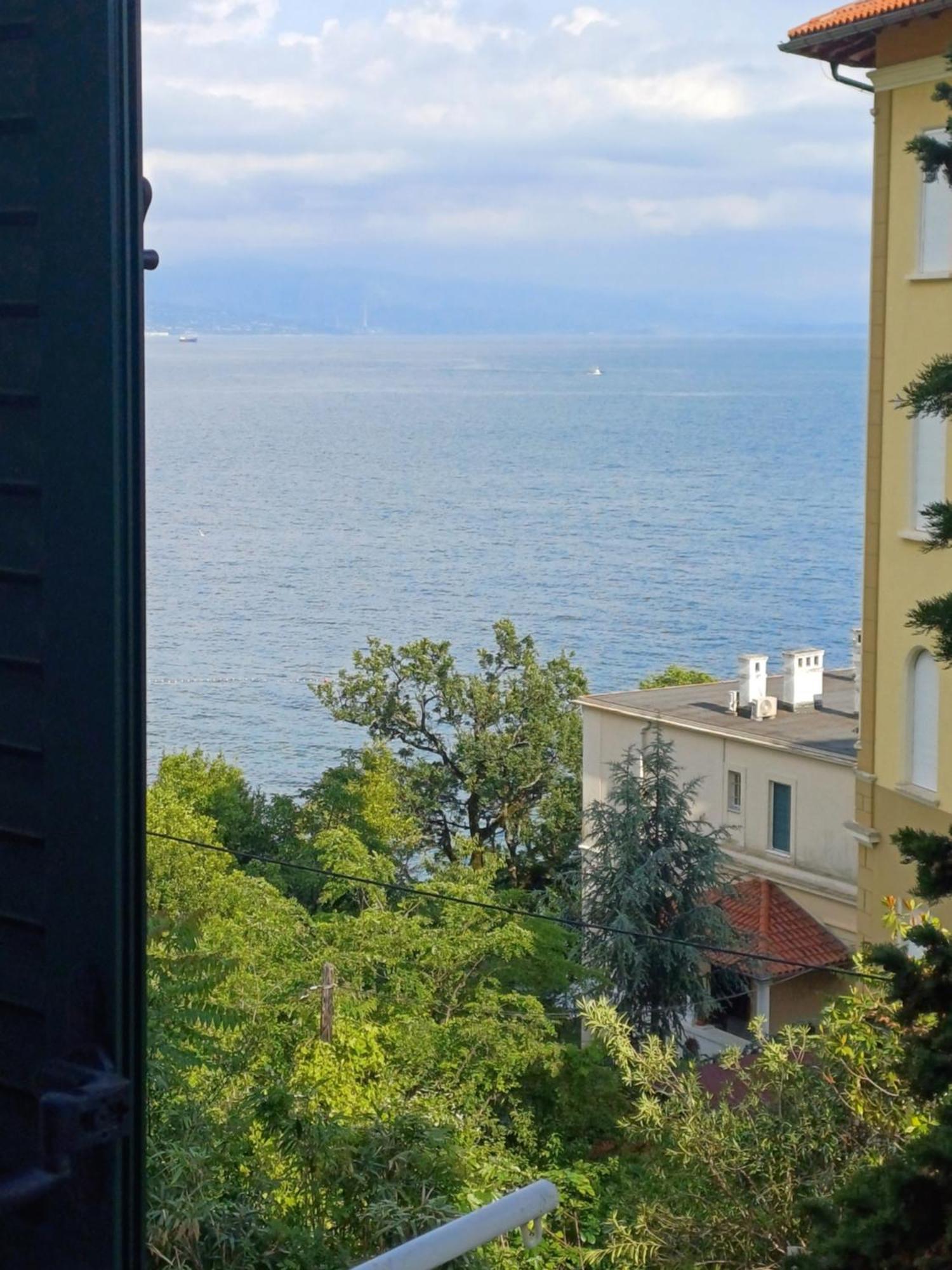 Apartment Zdenka - 100 M From The Beach Opatija Exterior photo