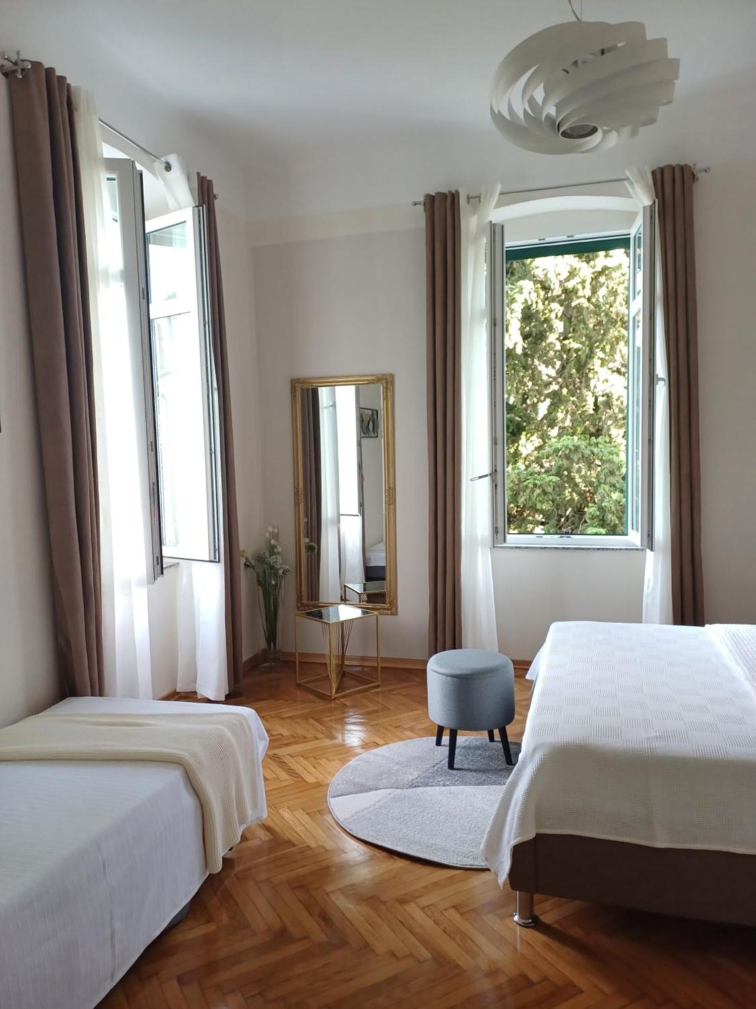 Apartment Zdenka - 100 M From The Beach Opatija Exterior photo
