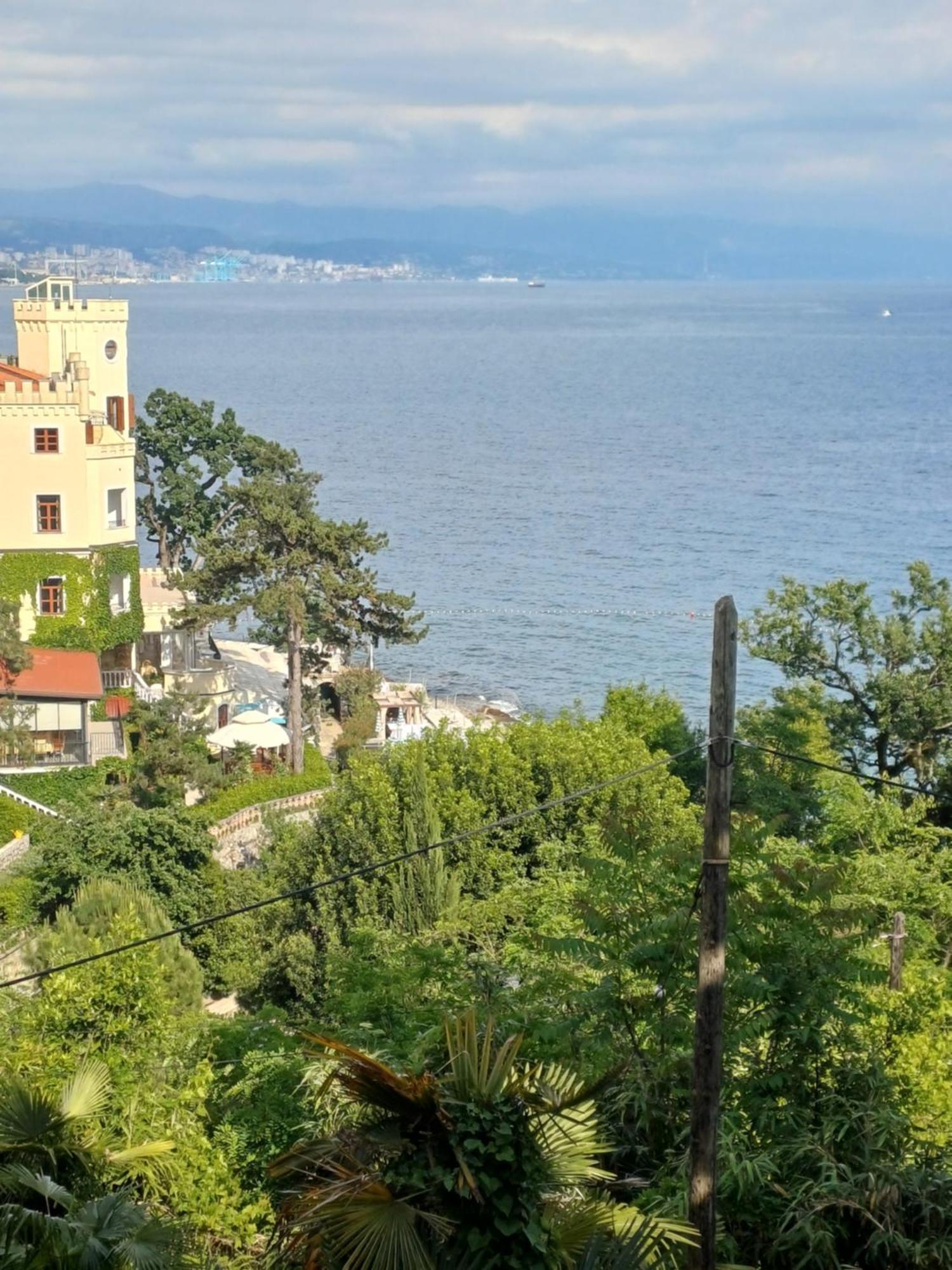 Apartment Zdenka - 100 M From The Beach Opatija Exterior photo