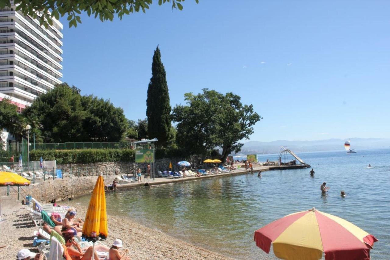 Apartment Zdenka - 100 M From The Beach Opatija Exterior photo