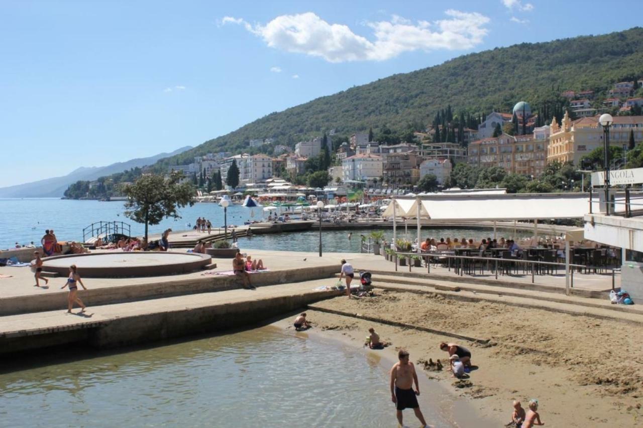 Apartment Zdenka - 100 M From The Beach Opatija Exterior photo